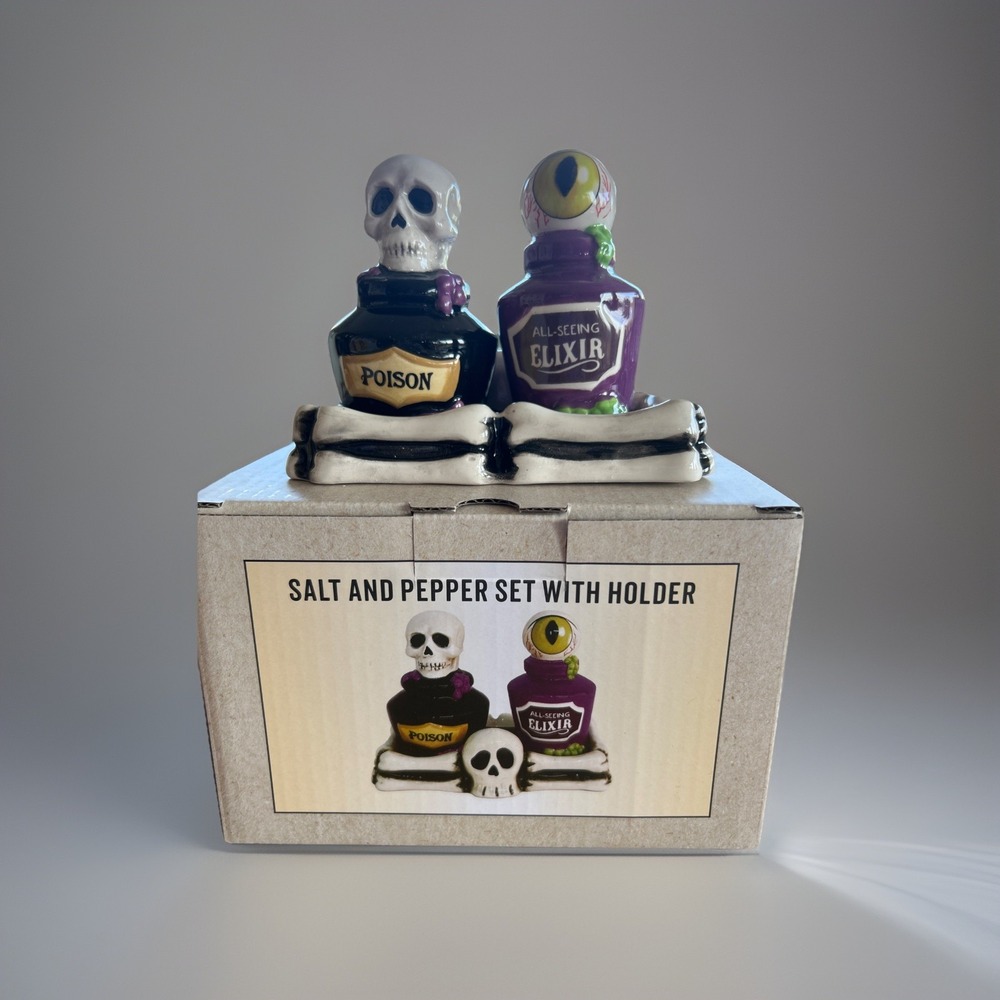 Cracker Barrel Halloween Skull Eyeball‎ Poison Set Salt And Pepper With Holder